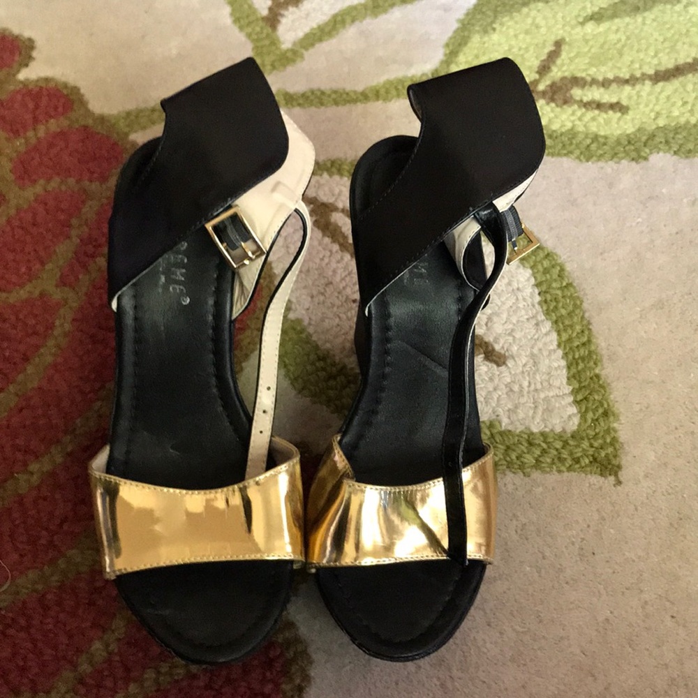 New black wedge Sandals